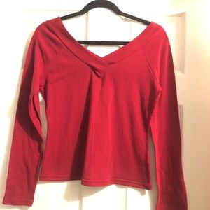 Off the shoulder v-neck long sleeve tee shirt